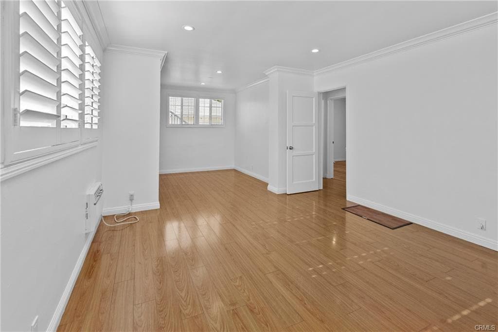 Building Photo - 12753 Oxnard St