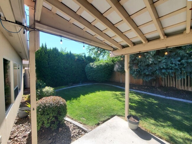 Building Photo - South Kennewick Rambler for rent