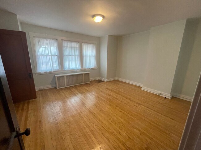 Building Photo - Charming Pittsburgh Retreat: 3-Bed Home with Hardwood Floors, Basement, and Private Porches