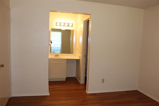 Building Photo - 3513 Wildwood Cir