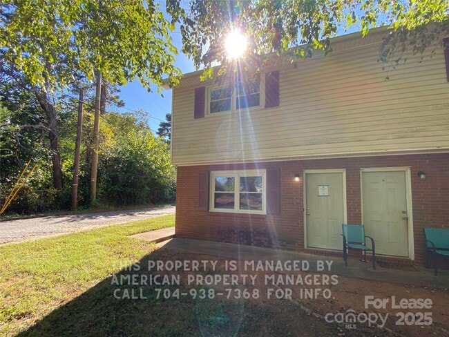 Primary Photo - 1116 Arbor Dr