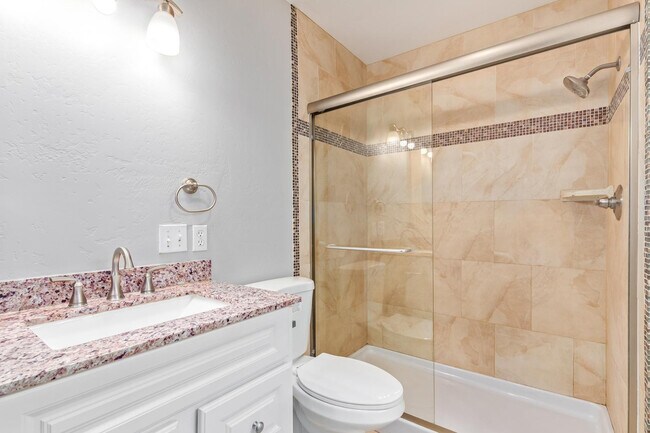 Building Photo - 1918 E Palmcroft Dr