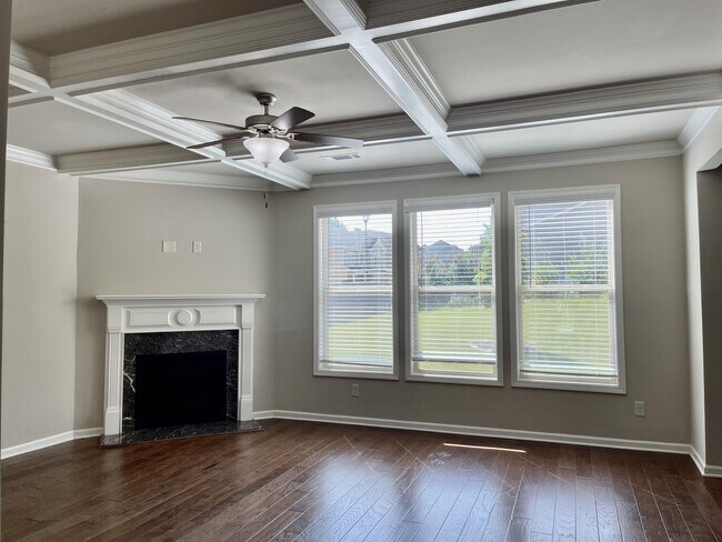 Building Photo - 7531 Silk Tree Pointe