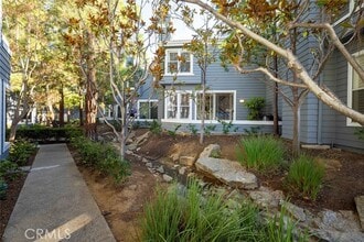 Building Photo - 154 Woodburne