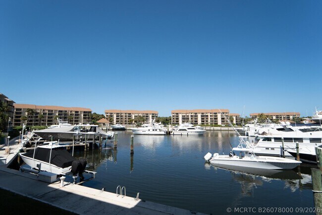 Building Photo - 2601 Marina Isle Way
