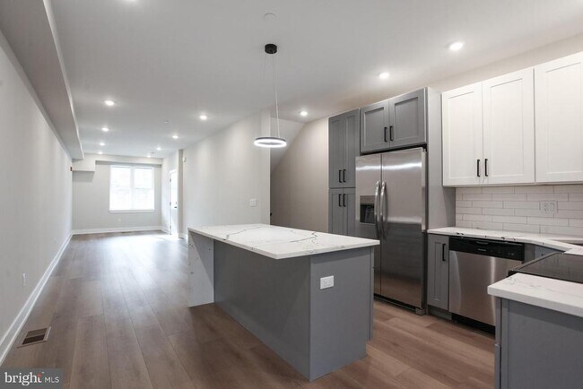 Building Photo - 3849 Fairmount Ave