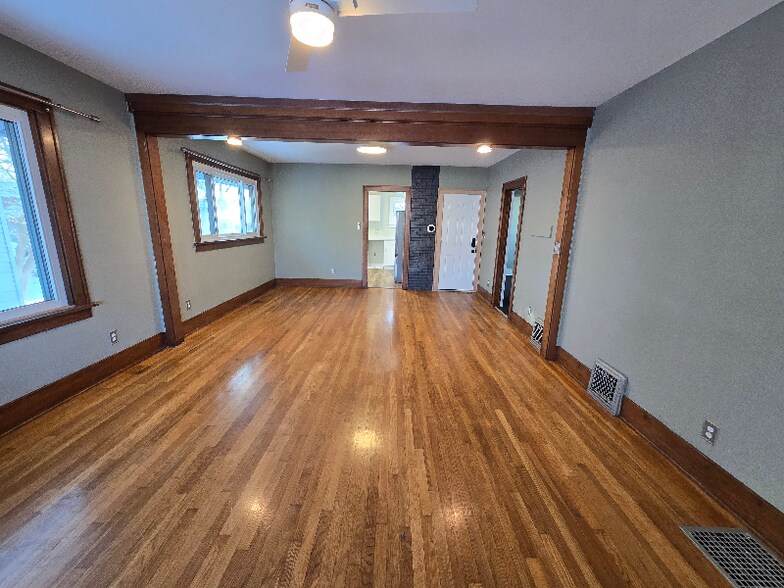 Building Photo - 1019 Widdicomb Ave NW