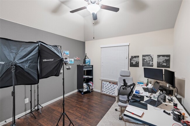 Building Photo - 18002 Heartsong Dr