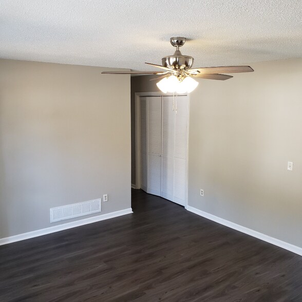 Building Photo - 119 Meadow Wood Dr
