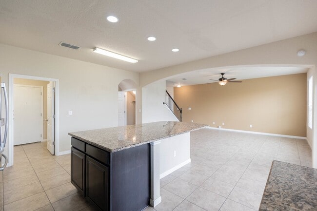 Building Photo - 3534 York Crest
