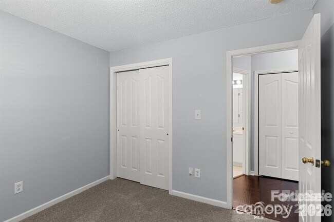 Building Photo - 6828 Ayrshire Glen Pl