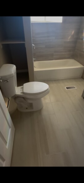 Building Photo - 802 Sinclair Ave