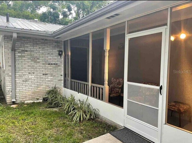 Building Photo - 612 E Morgan St