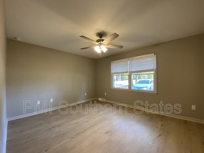 Building Photo - 215 Jonesville Rd