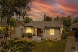 Building Photo - 5432 Pimenta Ave