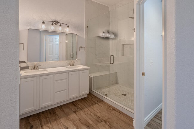 Building Photo - 44357 Royal Lytham Dr