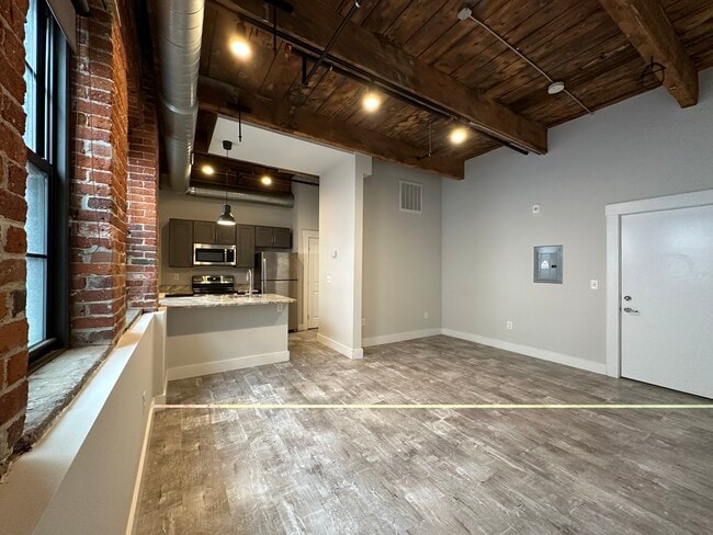 Building Photo - Torrey Factory Lofts