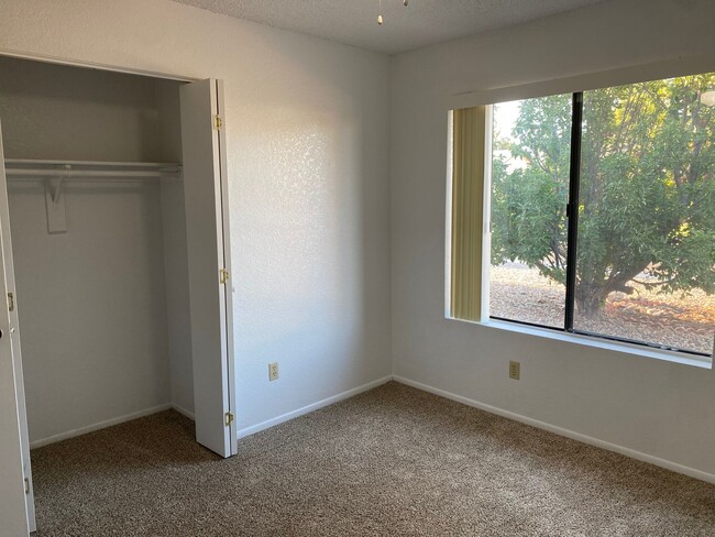 Building Photo - 4BR/2BA/2CG, 1710 sq.ft. rental in Sierra ...