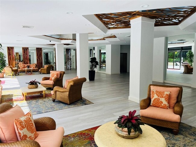 Building Photo - 1450 Brickell Bay Dr