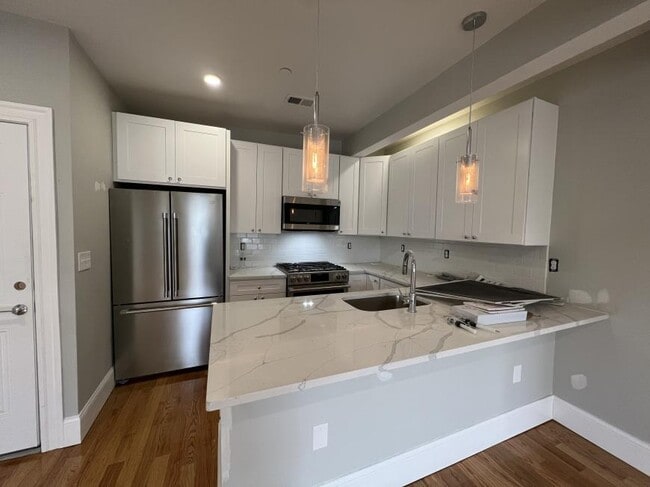Building Photo - 2.0 bedroom in Somerville Massachusetts 02145