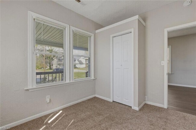 Building Photo - 720 Forbes St