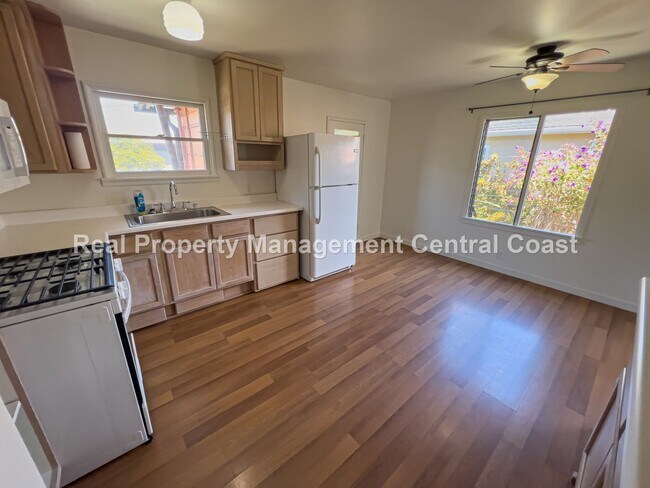 Building Photo - AVAILABLE AUGUST - Charming Morro Bay Home...