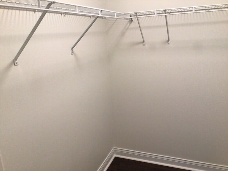 Building Photo - 1557 Pheasant Run Dr