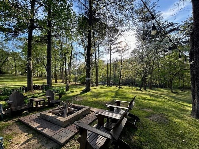 Building Photo - 4060 Merritt Dr