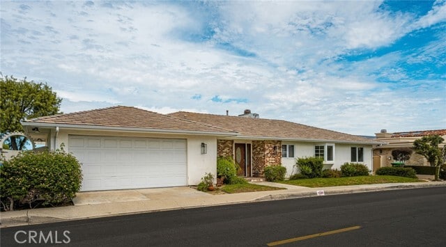 Building Photo - 1545 Skyline Dr