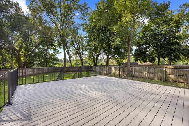 Building Photo - 3801 Pebble Ct