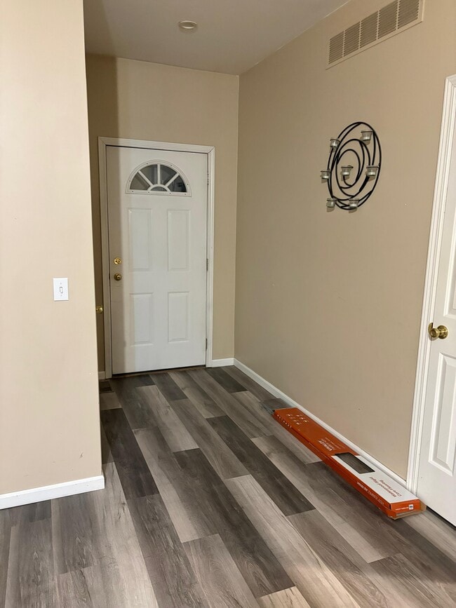 Building Photo - 1909 Crystal Ave