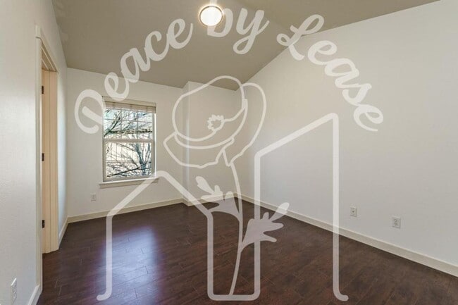 Building Photo - 8838 NE Brentford Way