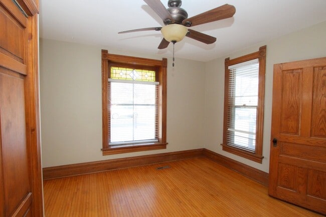 Building Photo - 17 W Crystal Lake Ave