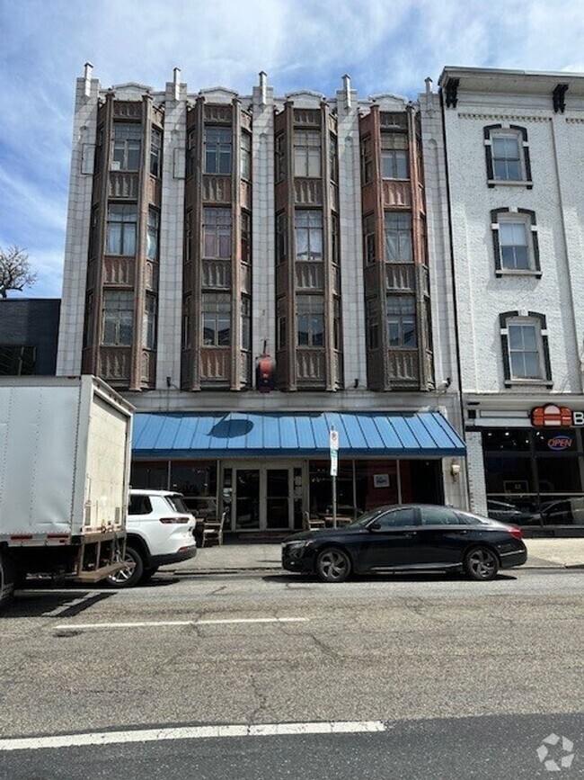 Building Photo - 213 N 2nd St