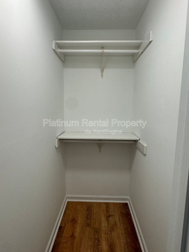 Building Photo - 1444 Glenfield Dr