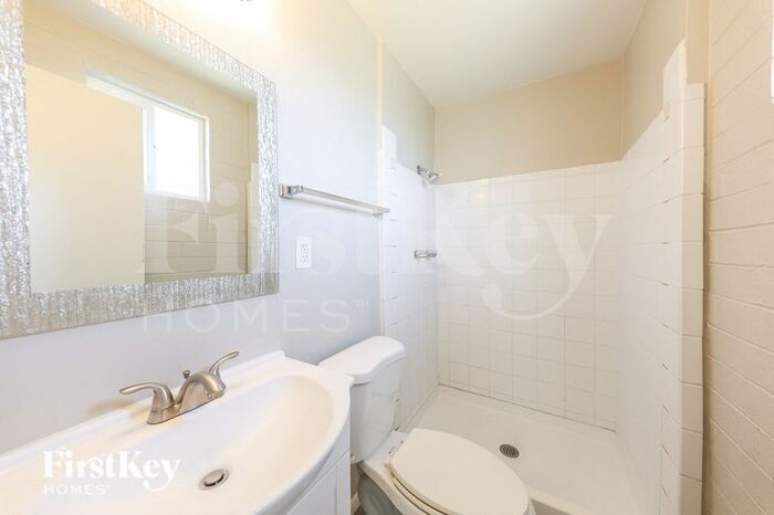 Building Photo - 5037 W Krall St