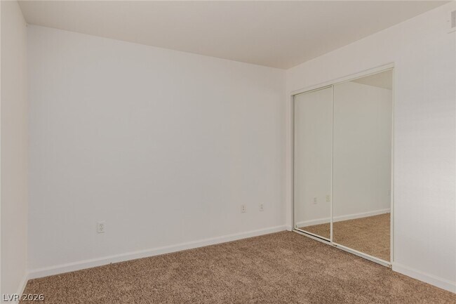 Building Photo - 4730 E Craig Rd