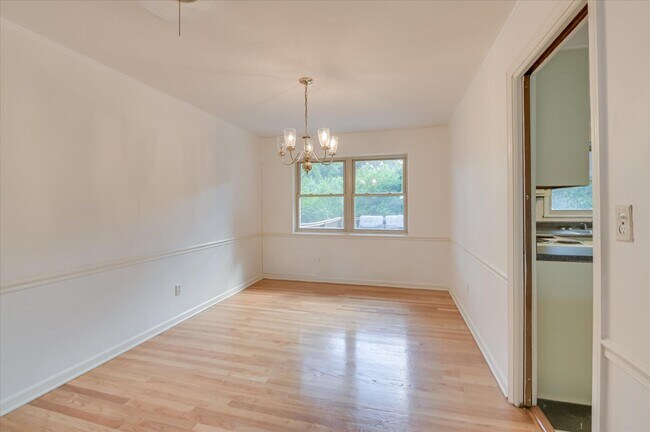Building Photo - 1654 Pendleton Rd