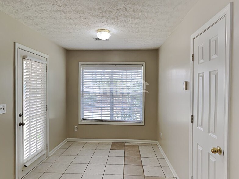 Building Photo - 805 Chatham Park Dr