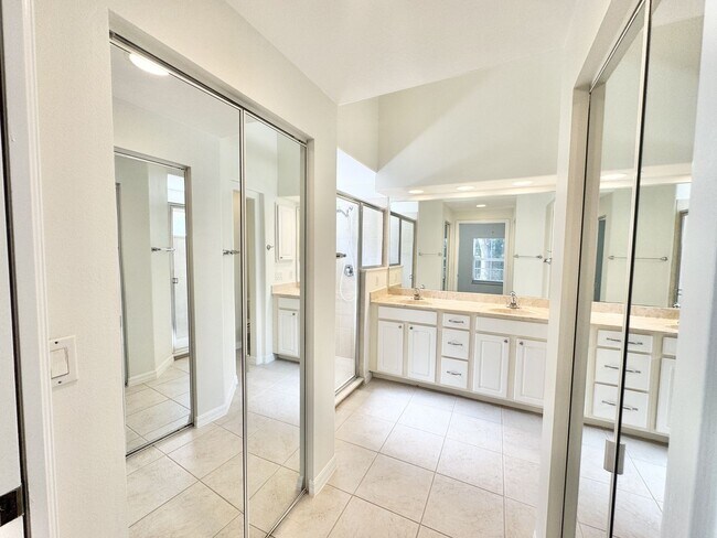 Building Photo - ** TUSCANY COVE ** 3 BED / 2 BATH - VILLA ...