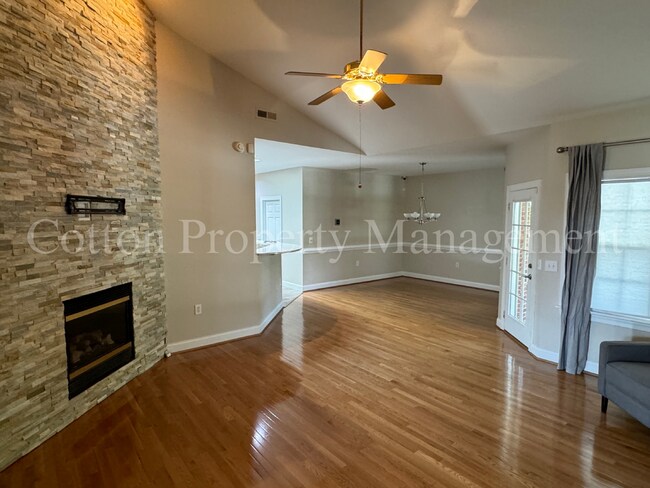 Building Photo - 7824 Sanderling Pl