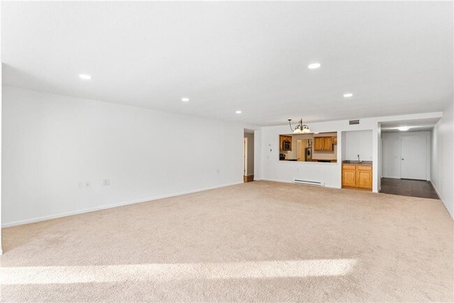 Building Photo - 30 Argyle Ave