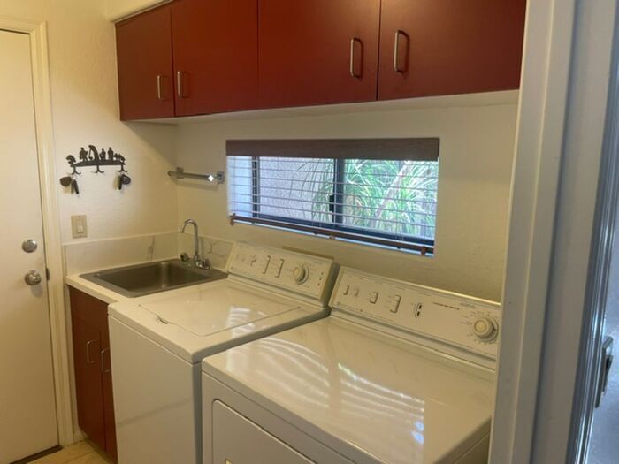 Building Photo - 7133 E Grey Fox Ln