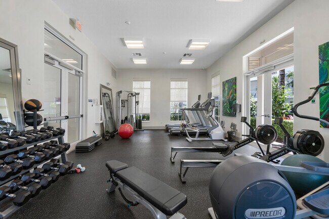 Building Photo - 1024 Bay Colony Dr S