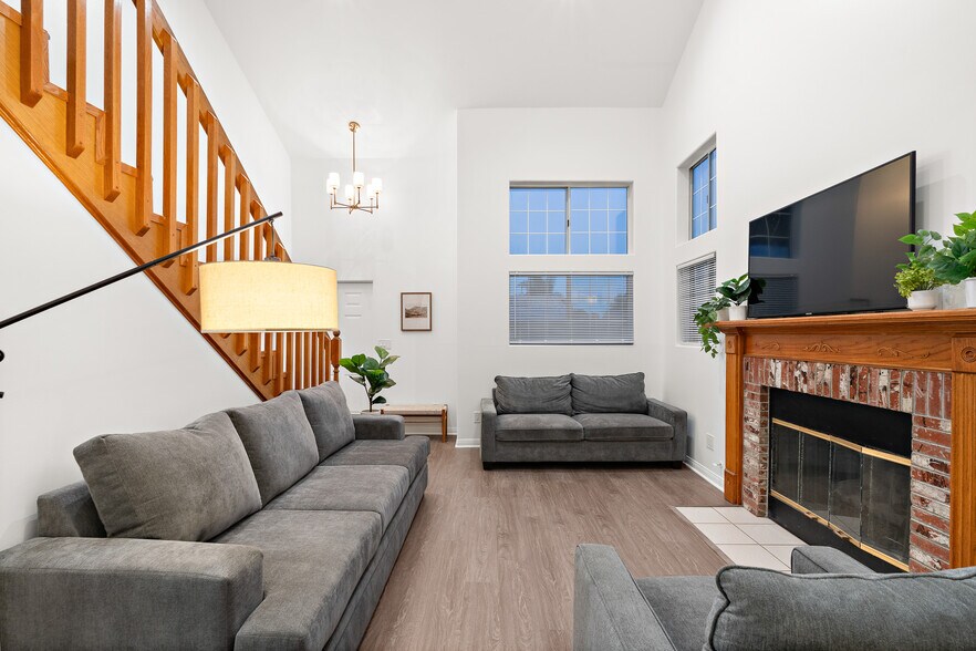 Building Photo - 15229 Freeman Ave
