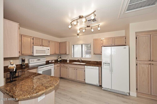 Primary Photo - 15050 N Thompson Peak Pkwy