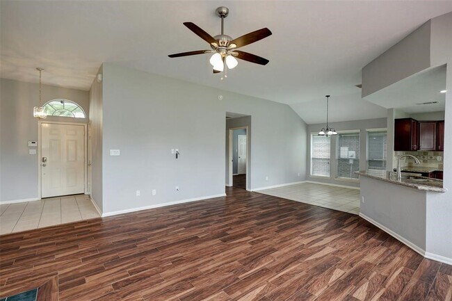 Building Photo - 9318 Tree Branch Dr