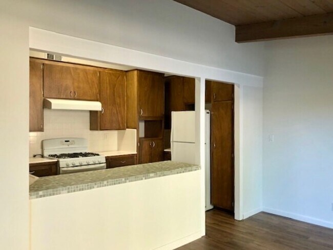Building Photo - 3710 San Remo Dr