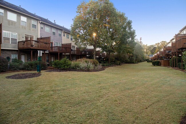 Building Photo - 3 bdrm, 3.5 bath Townhome on the Beltline in Grant Park!