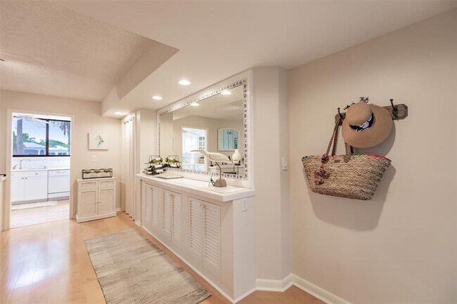 Building Photo - 1665 S Ocean Ln